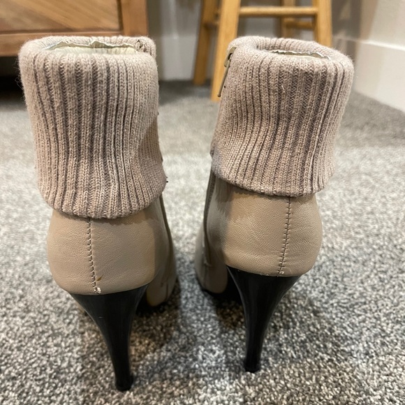 Beige booties size 5.5 in woman - Picture 5 of 6
